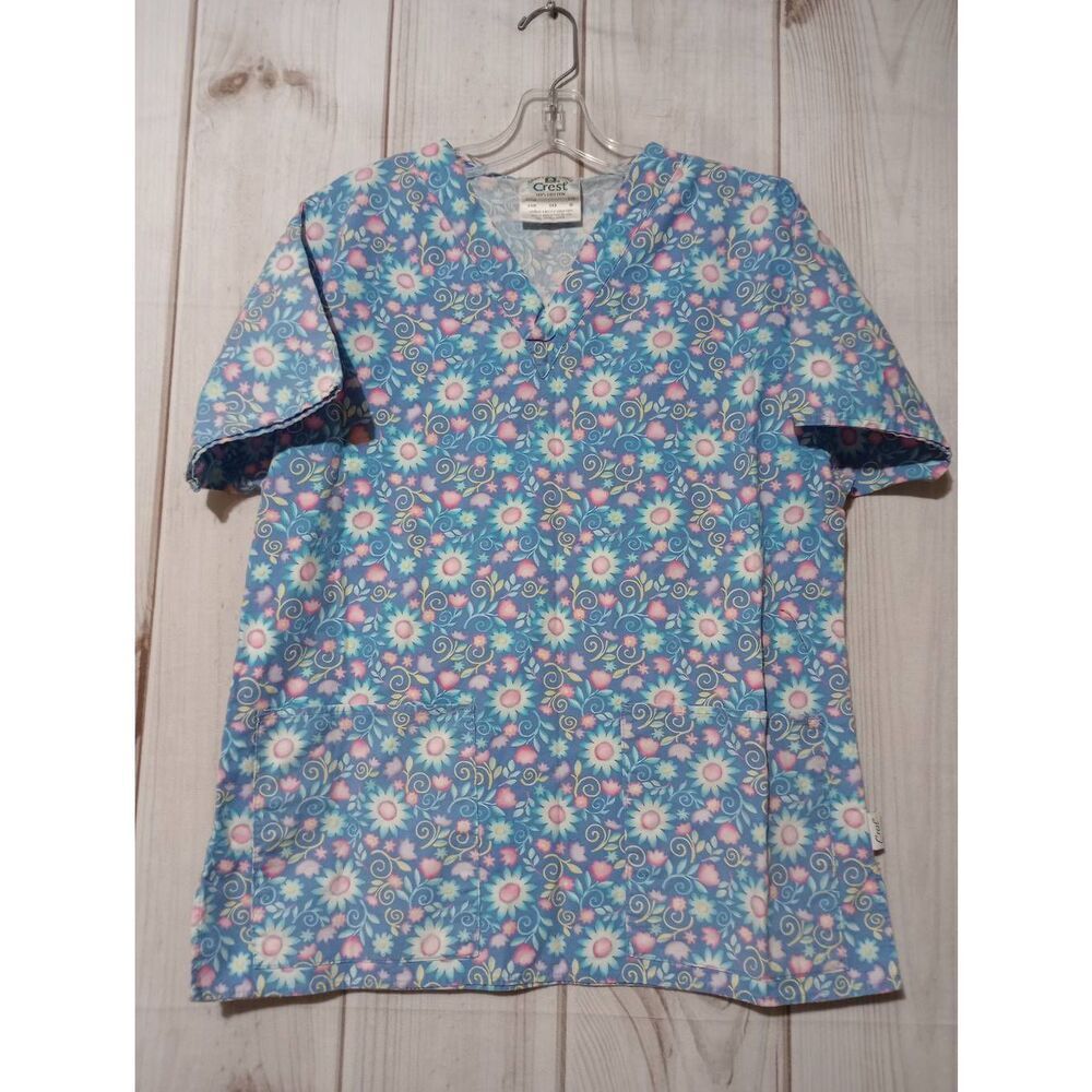 Crest Scrub Top Ladies Medium Blue Pink‎ Floral Pastel